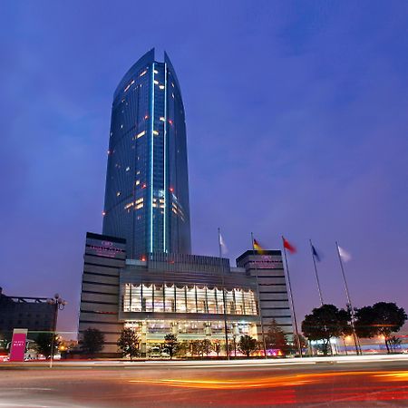 Отель Crowne Plaza Wuxi City Center Экстерьер фото